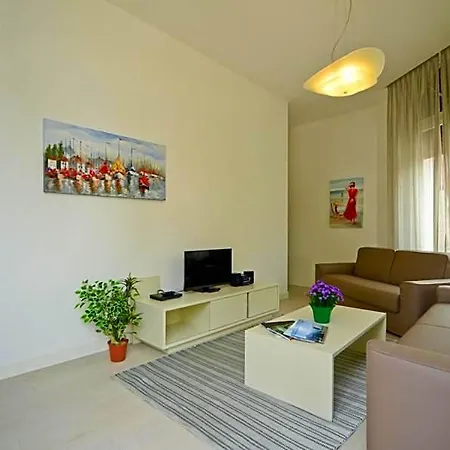 La Fontaine Aparthotel 4*