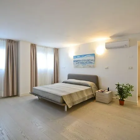 Apart Otel La Fontaine Venedik-Lido