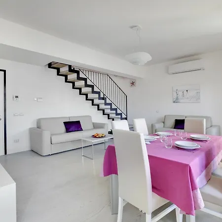 La Fontaine 아파트호텔 4*