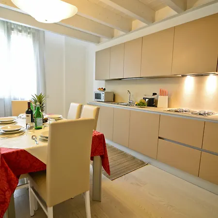 La Fontaine 4* البندقية-ليدو