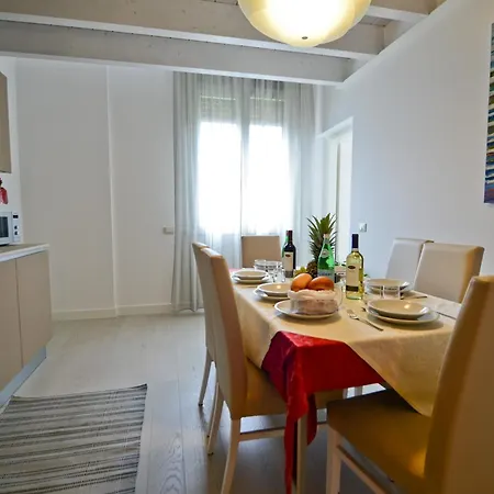 Apart Otel La Fontaine Venedik-Lido