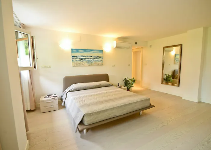 Lägenhetshotell La Fontaine 4*