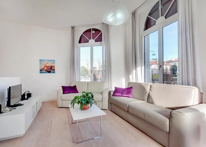 Lägenhetshotell La Fontaine 4*